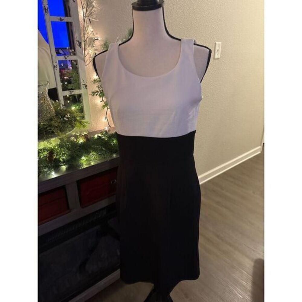 Studio One New York women's dress size 6 black‎ white
